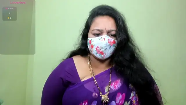 Snapshot of neelu-hoty chatting on May 31, 2026, 12:33 pm neelu-hoty online show from May 31, 2026, 12:33 pm