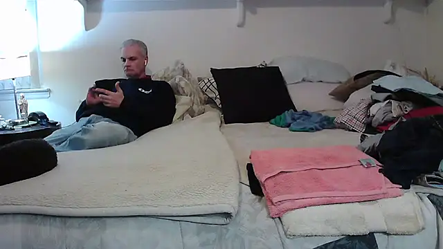 Hand69someguy online show from November 24, 2025, 9:04 pm