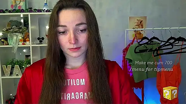  Barbie Kiss  online show from April 12, 2026, 2:53 pm