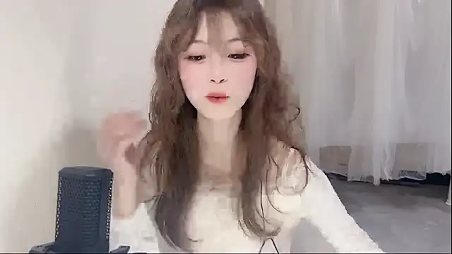 Snapshot of LL-orangecat chatting on February 28, 2025, 10:41 am LL-orangecat online show from February 28, 2025, 10:41 am