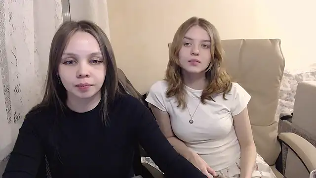 Snapshot of Emi1y_Angel11 chatting on January 14, 2025, 1:49 pm Emi1y Angel11 online show from January 14, 2025, 1:49 pm