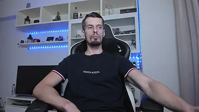 ToddClaytonn online show from October 13, 2025, 8:54 pm