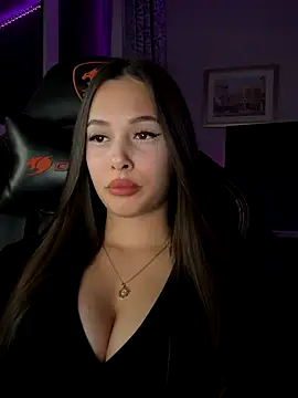 EricaWalls online show from October 18, 2025, 10:45 pm