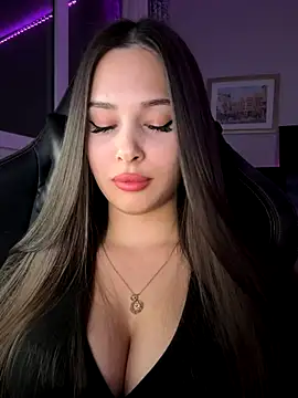 EricaWalls online show from November 22, 2025, 7:24 pm