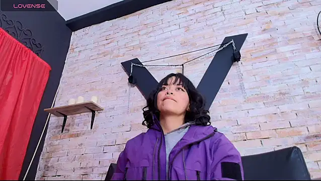 vanelope11 online show from November 16, 2025, 1:43 am