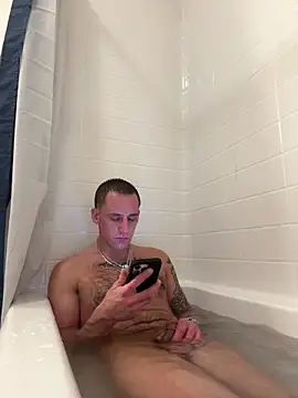 PeytonJohnn online show from October 28, 2025, 9:14 pm