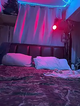 Snapshot of PeytonJohnn chatting on February 5, 2026, 5:03 am PeytonJohnn online show from February 5, 2026, 5:03 am