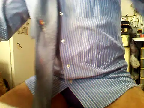 Snapshot of tu_poeta chatting on November 14, 2025, 4:10 pm tu poeta online show from November 14, 2025, 4:10 pm