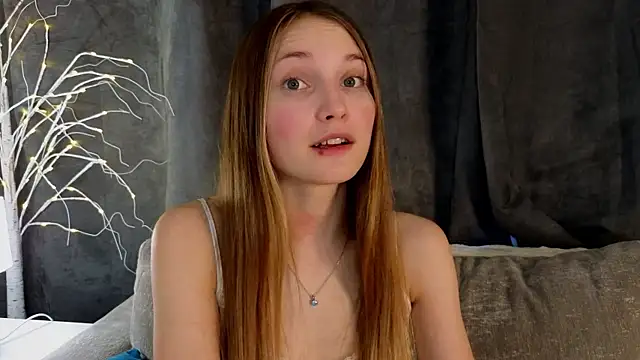 Snapshot of MonaEldon chatting on December 23, 2024, 7:38 am MonaEldon online show from December 23, 2024, 7:38 am