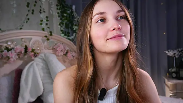 MonaEldon online show from April 15, 2026, 2:50 am