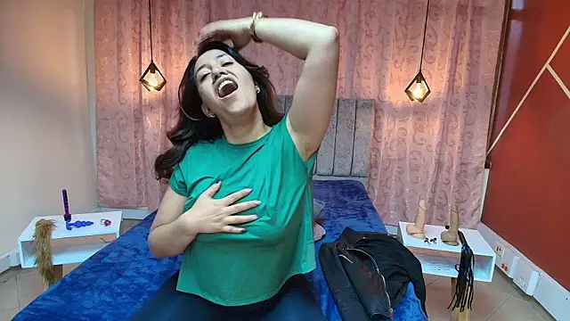 VioletaScott  online show from September 26, 2025, 2:57 pm