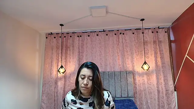 VioletaScott  online show from September 22, 2025, 2:01 pm