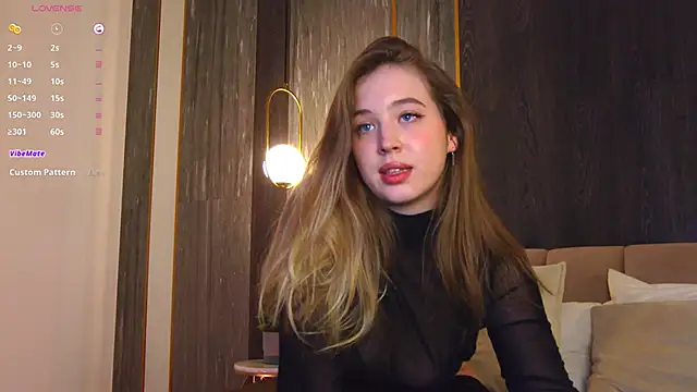 Snapshot of LoraineLuff chatting on February 3, 2025, 6:07 pm LoraineLuff online show from February 3, 2025, 6:07 pm