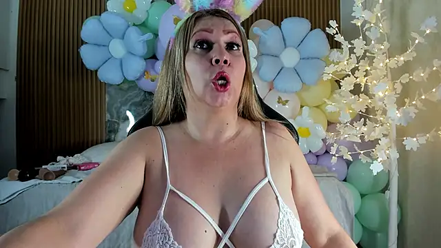 Danna topless online show from March 31, 2026, 12:07 pm