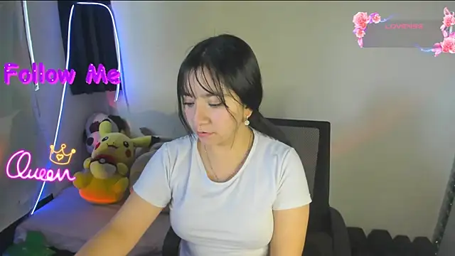 litle mily  online show from May 7, 2026, 9:40 pm