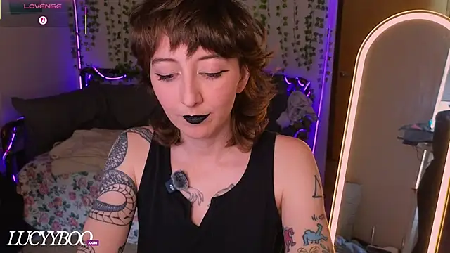 Snapshot of lovelylucyy chatting on July 16, 2026, 9:23 pm lovelylucyy online show from July 16, 2026, 9:23 pm