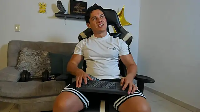 julian wallace online show from November 19, 2025, 9:48 pm