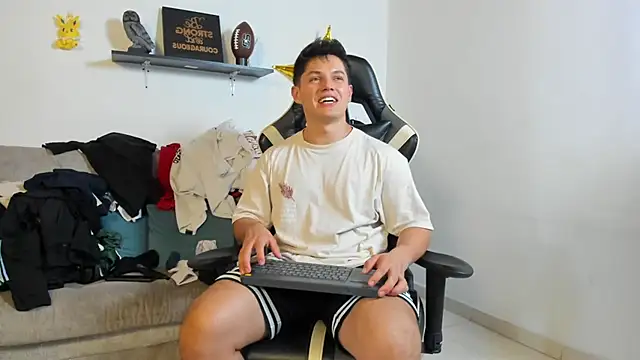 julian wallace online show from October 23, 2025, 7:12 pm