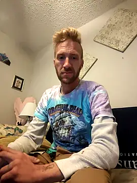 Snapshot of bentoverblonde chatting on November 28, 2025, 6:30 pm bentoverblonde online show from November 28, 2025, 6:30 pm