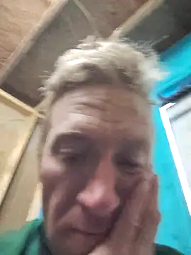 Snapshot of bentoverblonde chatting on October 29, 2025, 9:25 pm bentoverblonde online show from October 29, 2025, 9:25 pm