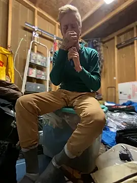 Snapshot of bentoverblonde chatting on October 24, 2025, 4:28 pm bentoverblonde online show from October 24, 2025, 4:28 pm