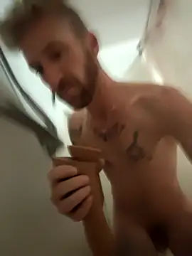 Snapshot of bentoverblonde chatting on December 3, 2025, 12:12 am bentoverblonde online show from December 3, 2025, 12:12 am