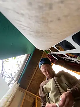 Snapshot of bentoverblonde chatting on October 27, 2025, 9:05 pm bentoverblonde online show from October 27, 2025, 9:05 pm