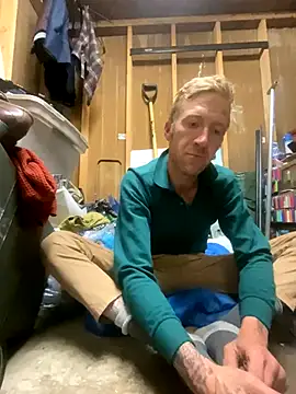 Snapshot of bentoverblonde chatting on October 24, 2025, 2:54 am bentoverblonde online show from October 24, 2025, 2:54 am