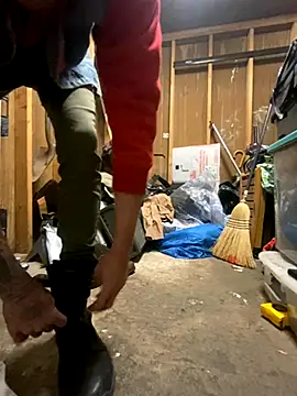 Snapshot of bentoverblonde chatting on October 25, 2025, 9:37 pm bentoverblonde online show from October 25, 2025, 9:37 pm