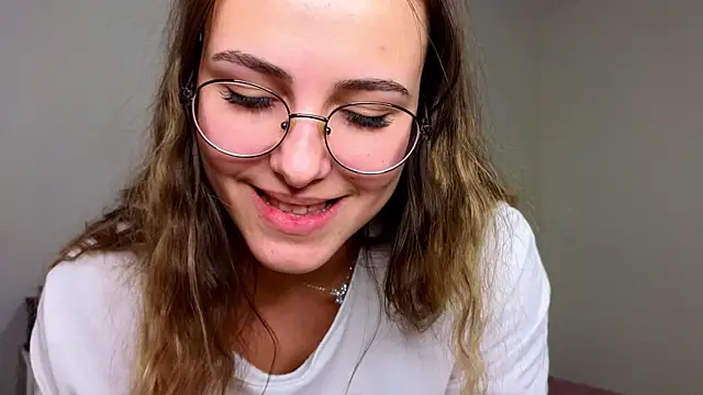 Snapshot of sophia_euphoriaa chatting on February 17, 2025, 4:39 pm sophia euphoriaa online show from February 17, 2025, 4:39 pm