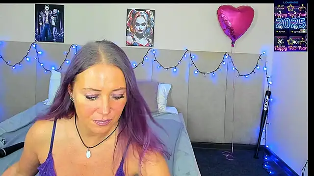 Snapshot of MuscleXXXBarbie chatting on February 21, 2025, 8:05 pm MuscleXXXBarbie online show from February 21, 2025, 8:05 pm