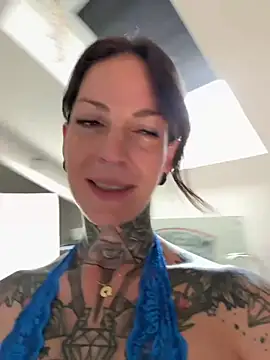 BrownieyQueen online show from June 20, 2026, 7:13 am