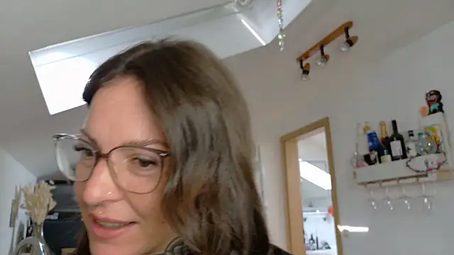 BrownieyQueen online show from July 18, 2026, 7:28 am