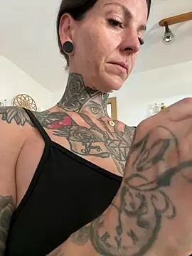 BrownieyQueen online show from June 29, 2026, 5:47 am