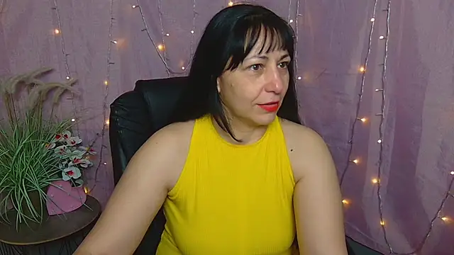 Snapshot of LiluGrants chatting on May 2, 2026, 6:13 pm LiluGrants online show from May 2, 2026, 6:13 pm