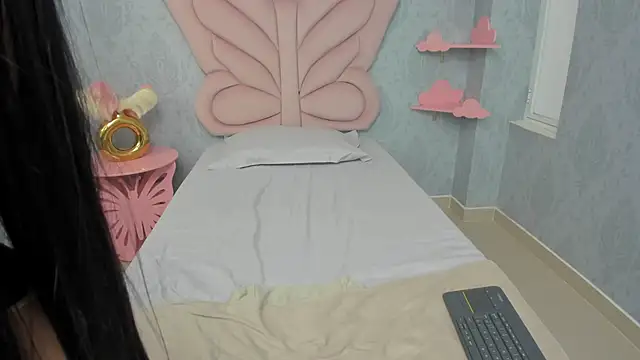 MaddyCute4u online show from February 12, 2025, 2:43 pm