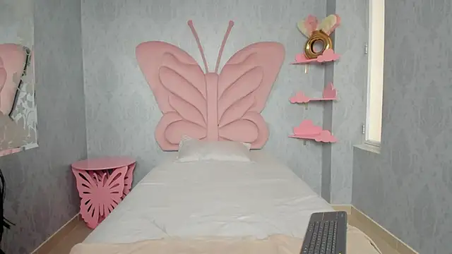 MaddyCute4u online show from February 26, 2025, 2:59 pm