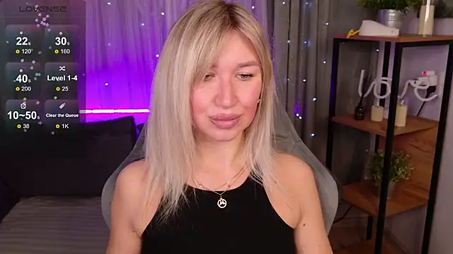 MilaBott online show from November 15, 2025, 8:13 pm