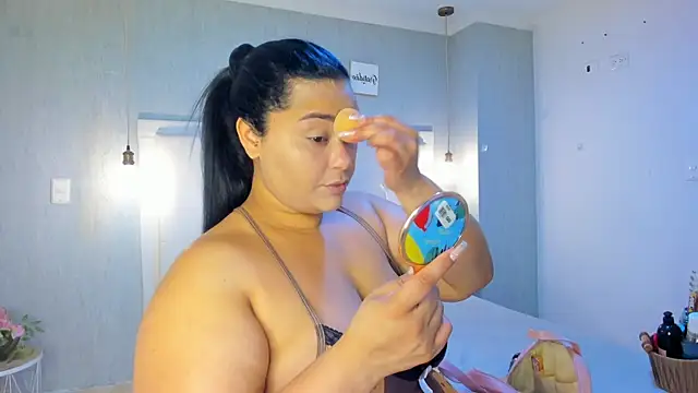 Snapshot of Clarigil chatting on February 5, 2026, 2:02 pm Clarigil online show from February 5, 2026, 2:02 pm