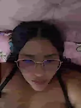 Snapshot of Clarigil chatting on February 13, 2026, 10:43 pm Clarigil online show from February 13, 2026, 10:43 pm