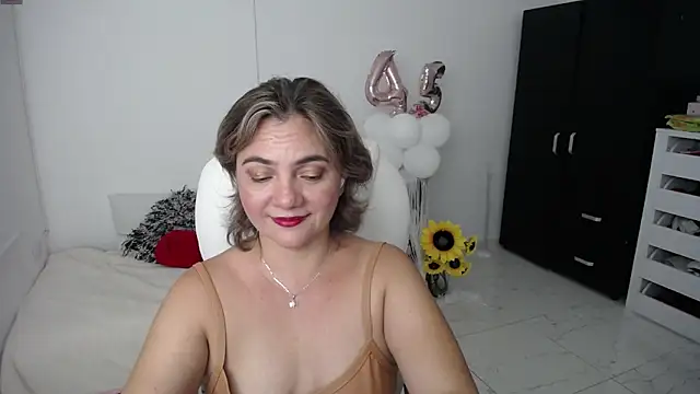 Snapshot of Chiraz_hasnaa chatting on January 29, 2025, 2:19 am Chiraz hasnaa online show from January 29, 2025, 2:19 am