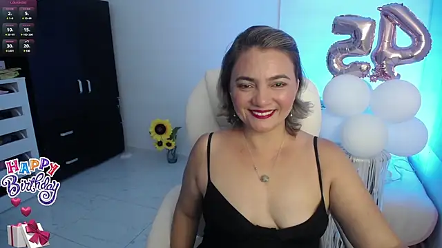 Snapshot of Chiraz_hasnaa chatting on January 12, 2025, 11:47 pm Chiraz hasnaa online show from January 12, 2025, 11:47 pm
