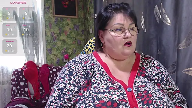 Snapshot of Goddess57 chatting on October 5, 2025, 9:33 am Goddess57 online show from October 5, 2025, 9:33 am