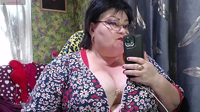 Snapshot of Goddess57 chatting on October 10, 2025, 8:59 am Goddess57 online show from October 10, 2025, 8:59 am