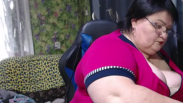 Snapshot of Goddess57 chatting on November 16, 2025, 10:09 am Goddess57 online show from November 16, 2025, 10:09 am