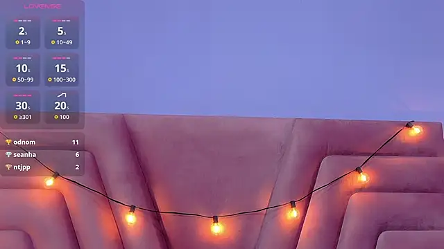 Beautifulskinny18 online show from October 11, 2025, 7:59 pm