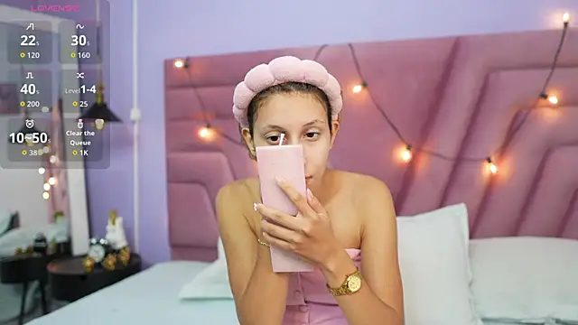 Beautifulskinny18 online show from May 31, 2026, 7:58 pm