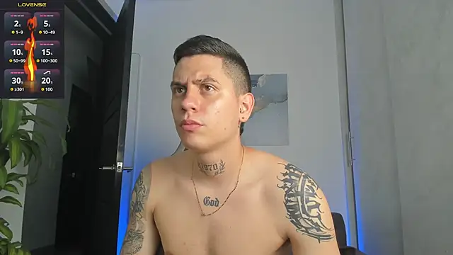 Snapshot of Yeiko_Romero_ chatting on September 30, 2025, 4:57 pm Yeiko Romero online show from September 30, 2025, 4:57 pm