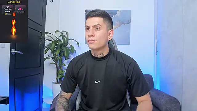 Snapshot of Yeiko_Romero_ chatting on October 11, 2025, 9:38 pm Yeiko Romero online show from October 11, 2025, 9:38 pm