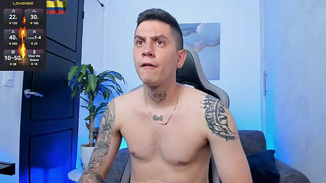 Snapshot of Yeiko_Romero_ chatting on November 19, 2025, 10:21 pm Yeiko Romero online show from November 19, 2025, 10:21 pm